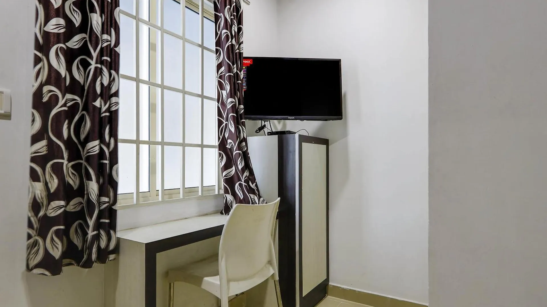 Kochi Spot On 48916 Kpm Tourist Home הודו