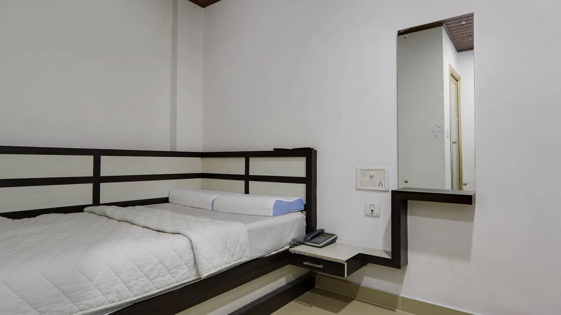 Kochi Spot On 48916 Kpm Tourist Home 3*,  הודו