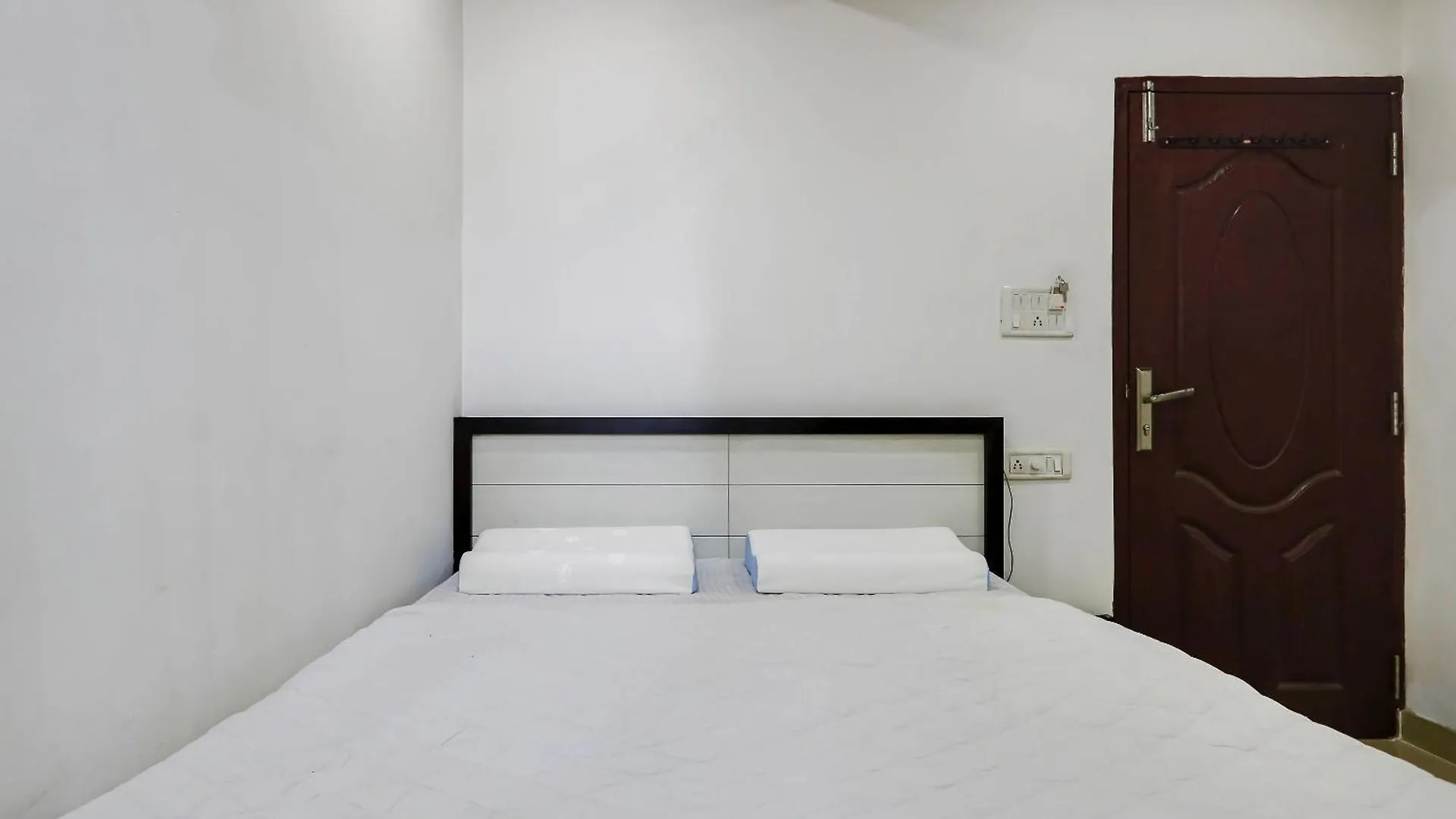 Kochi Spot On 48916 Kpm Tourist Home מלון