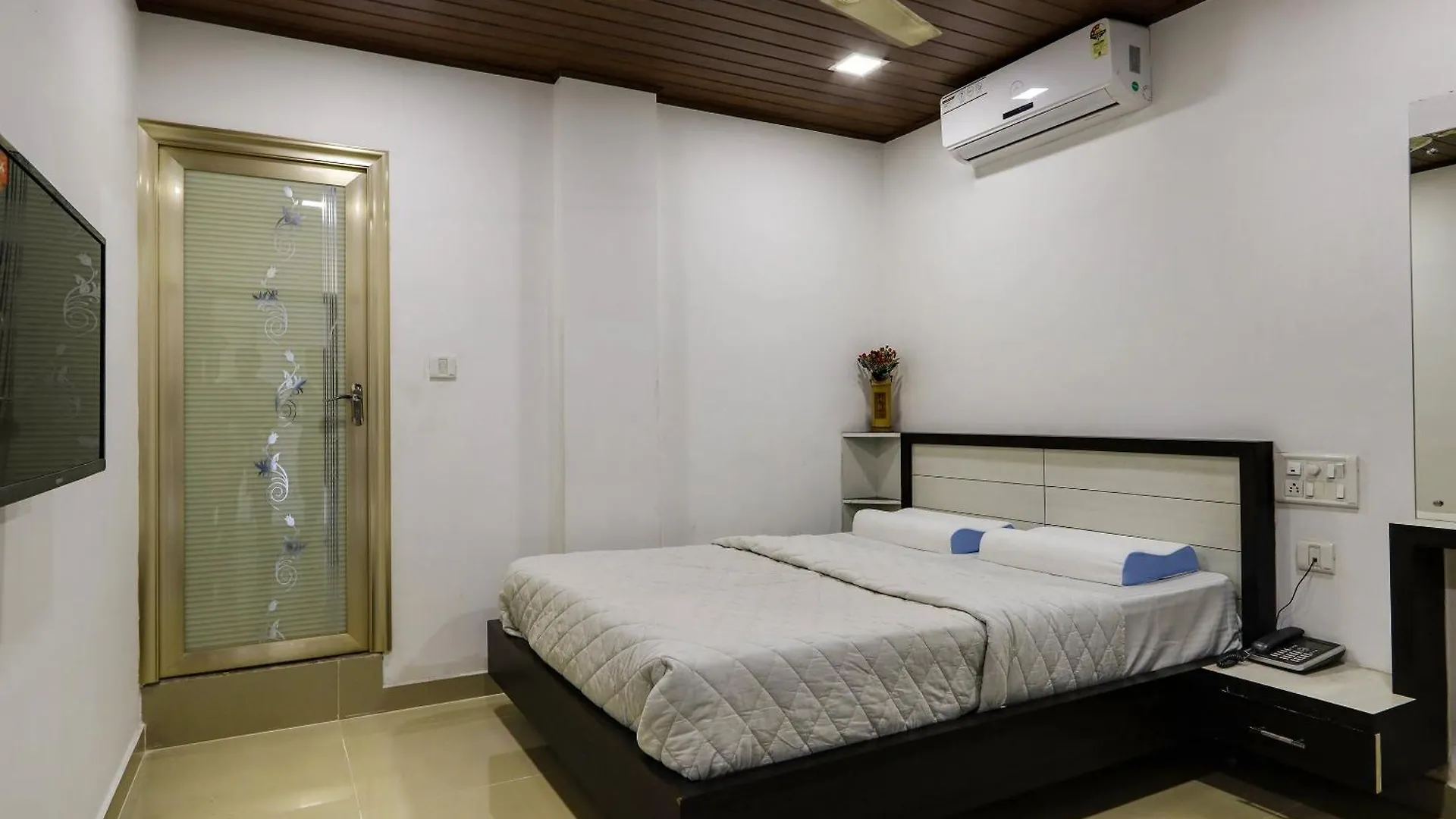 מלון Kochi Spot On 48916 Kpm Tourist Home
