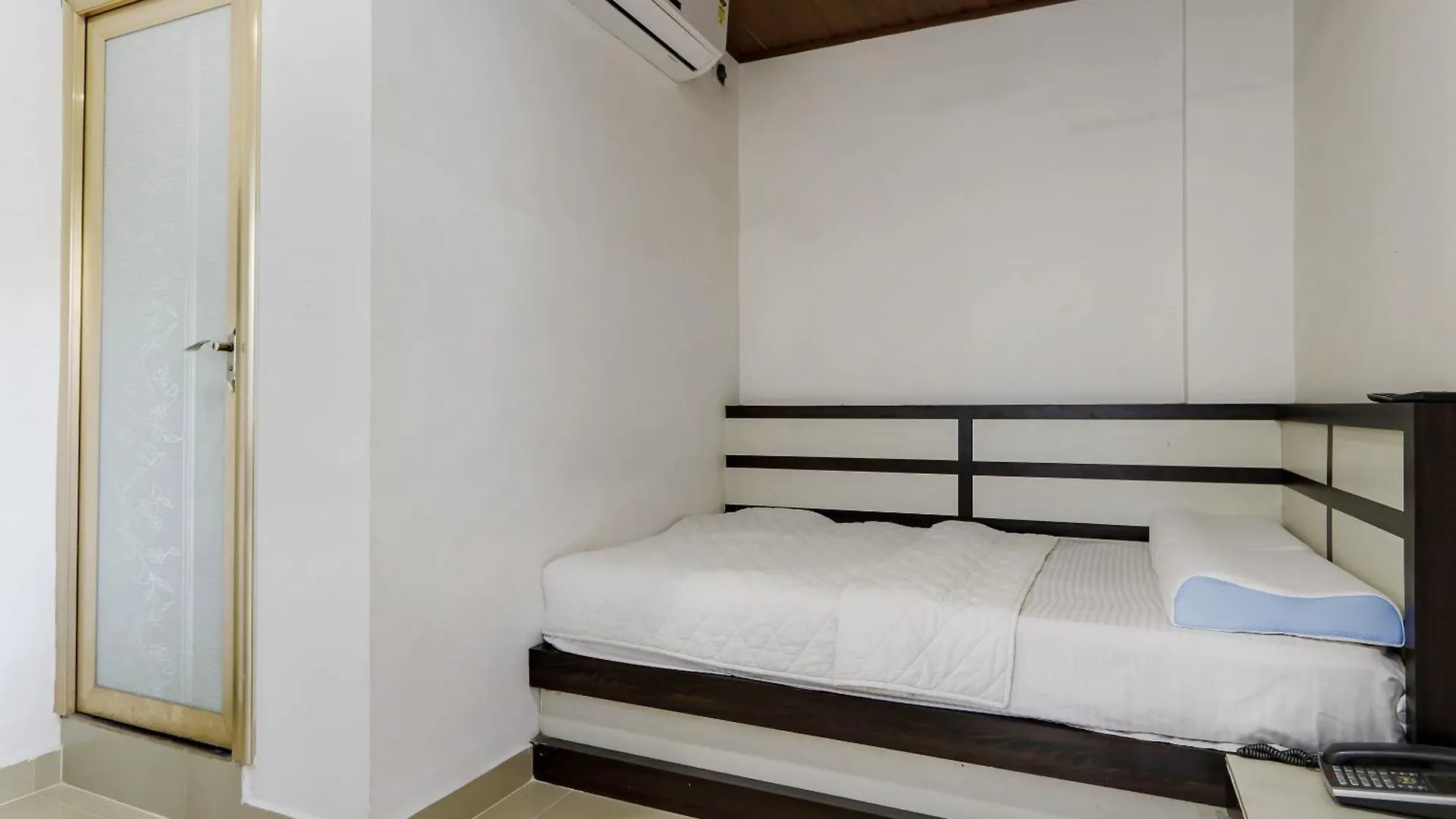 Spot On 48916 Kpm Tourist Home Kochi Inde